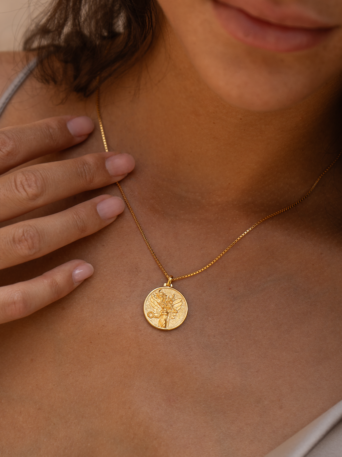 Nike - Necklace - Solid - Gold