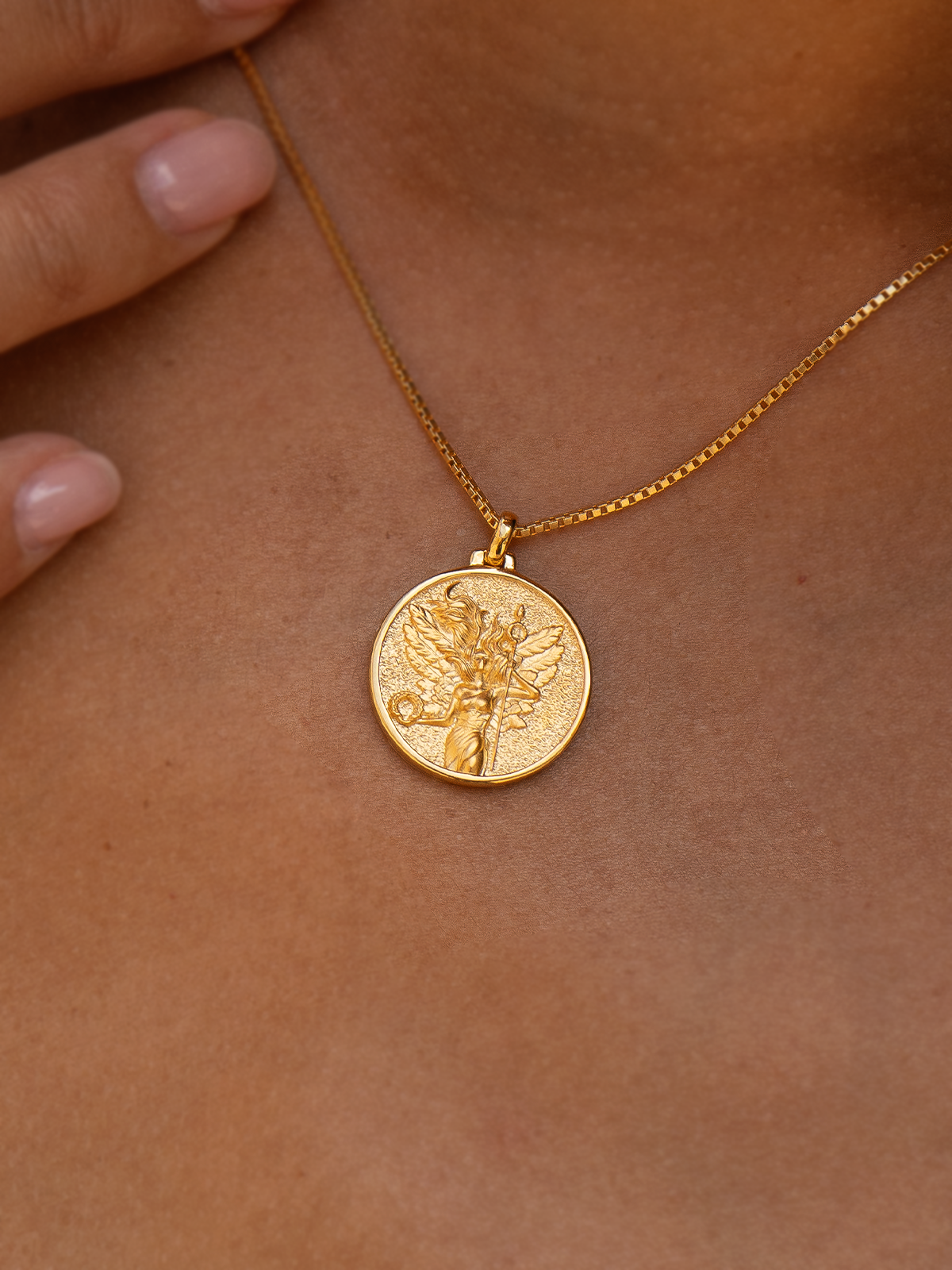 Nike - Necklace - Solid - Gold