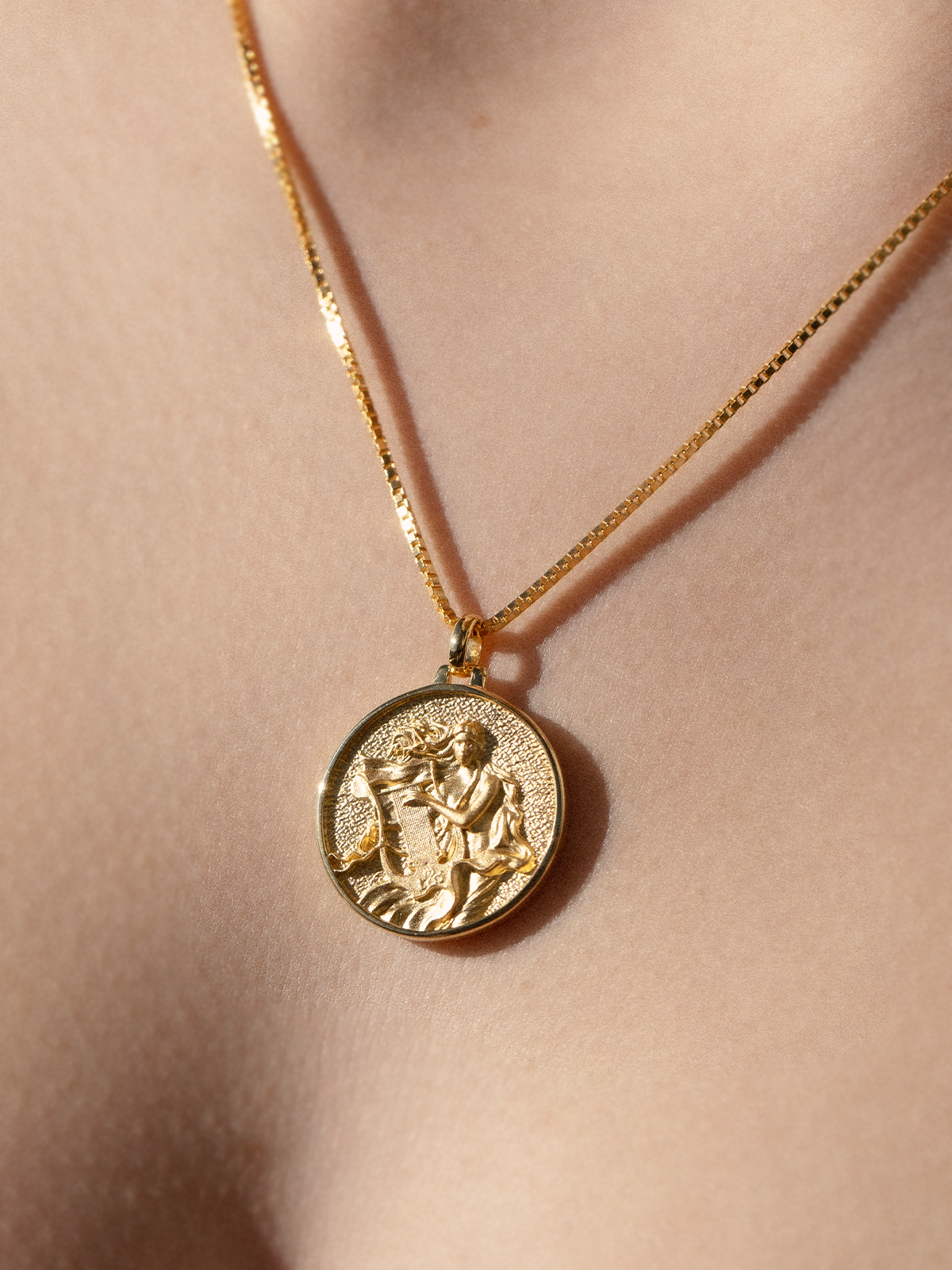 Erato Medallion Vermeil