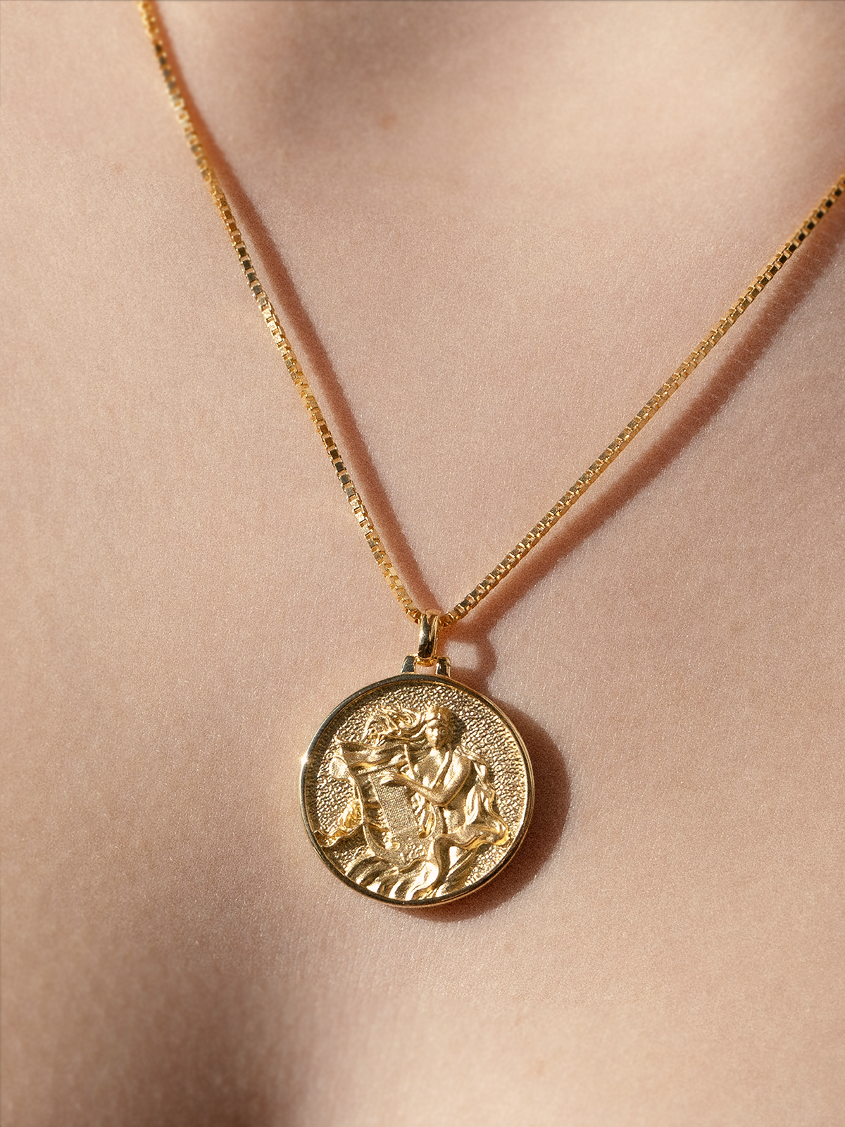 Erato Medallion Vermeil