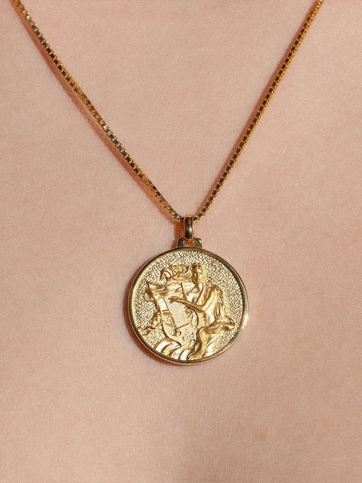 Erato Medallion Vermeil