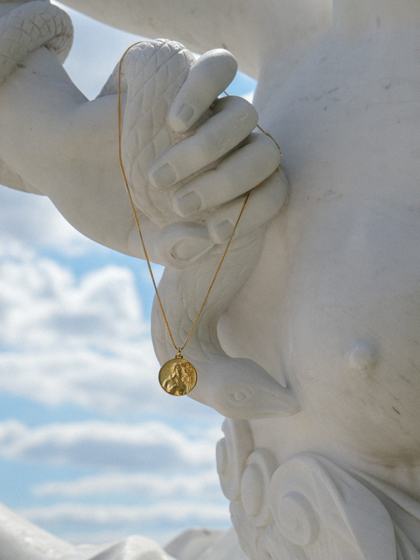 Aphrodite - Necklace - Solid - Gold