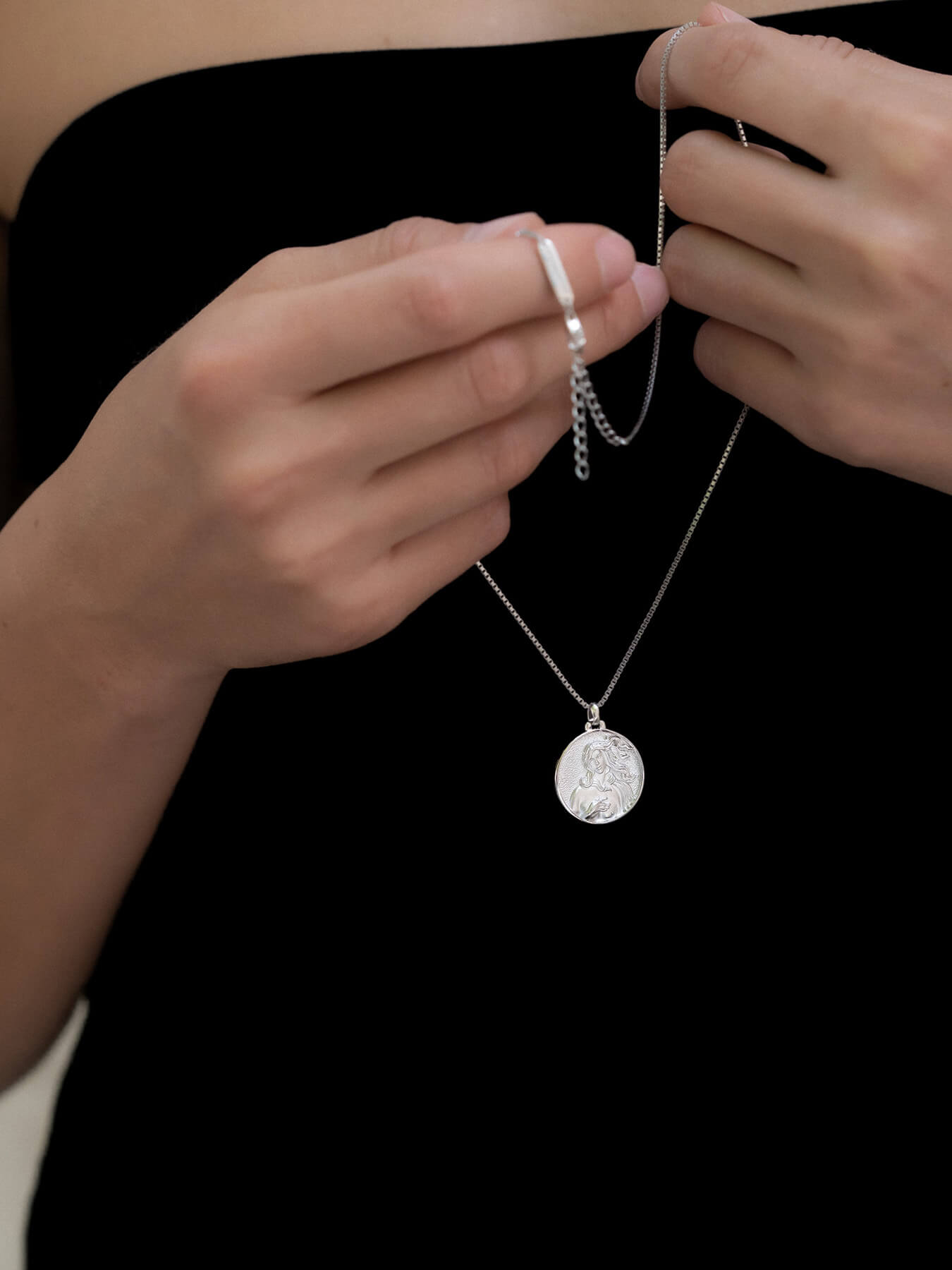 Aphrodite - Necklace - Silver